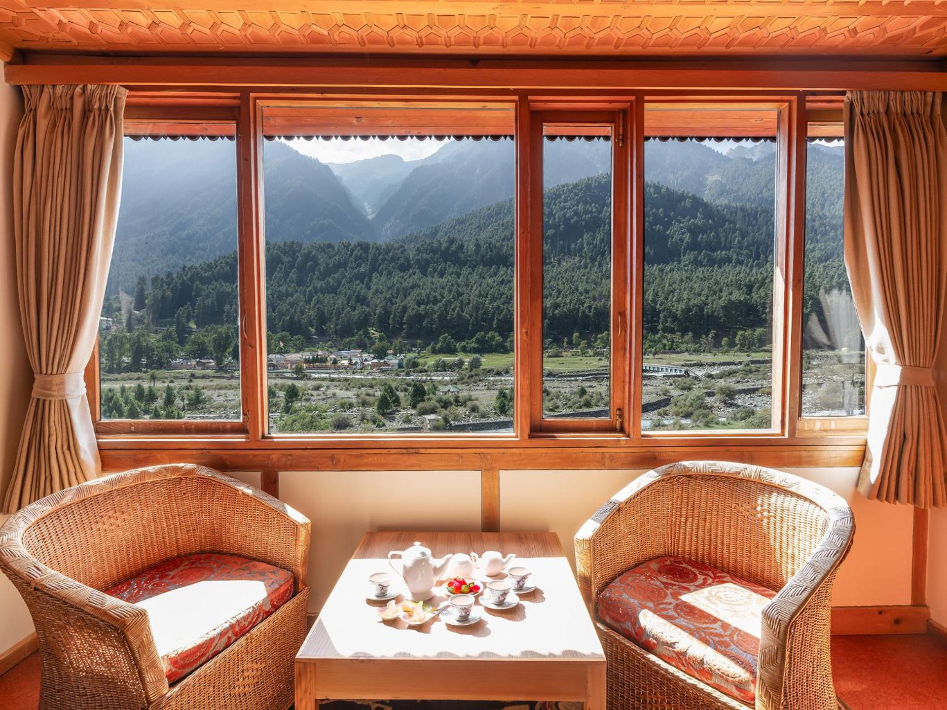 Pahalgam Hotel Exterior photo