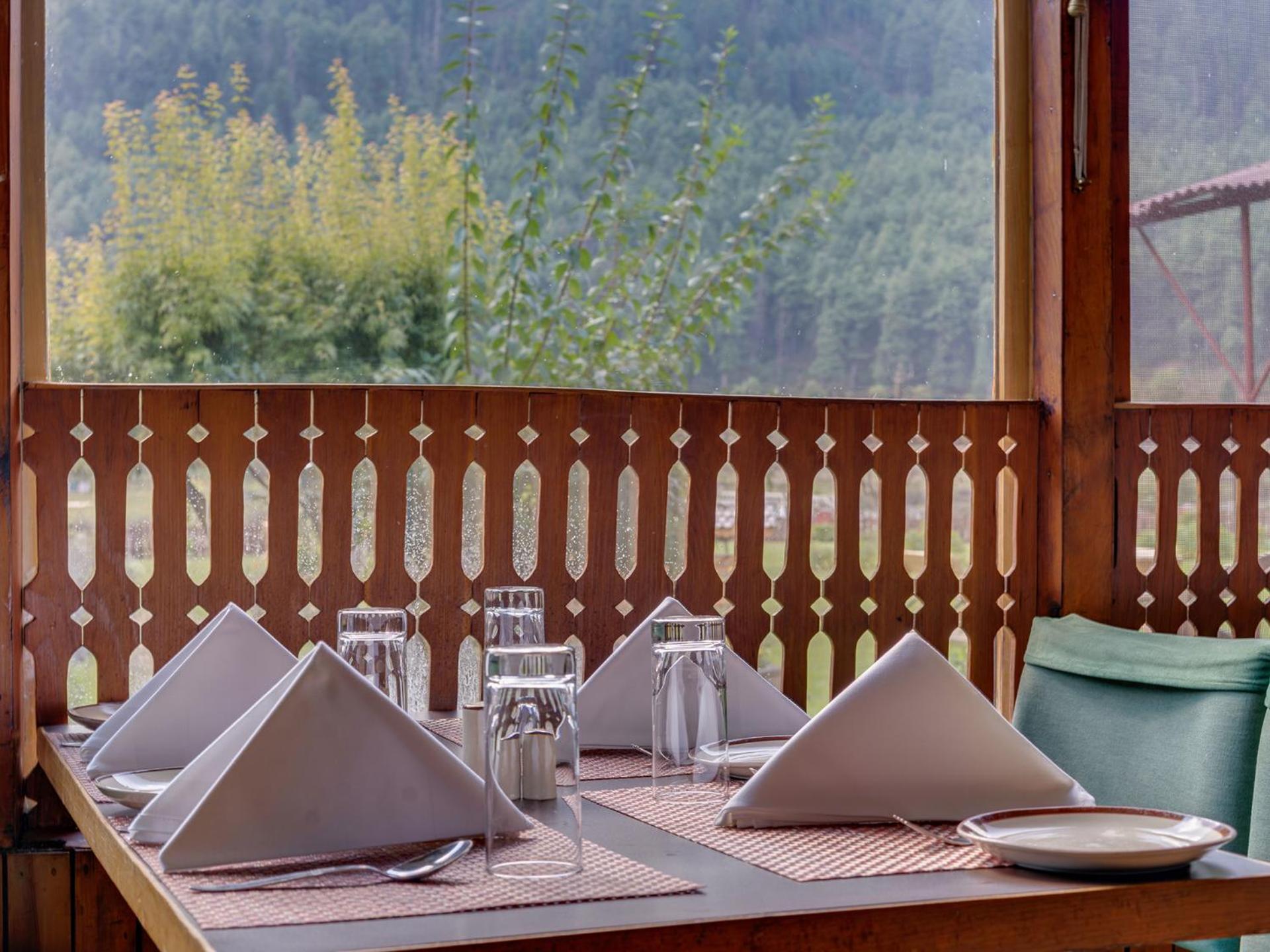 Pahalgam Hotel Exterior photo